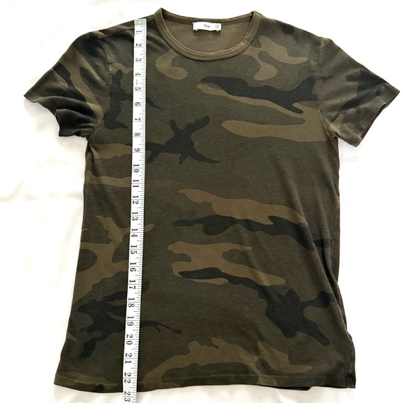 Aritzia TNA Camo Short Sleeve Tee in Olive and Dark Brown XXS - Picture 6 of 8